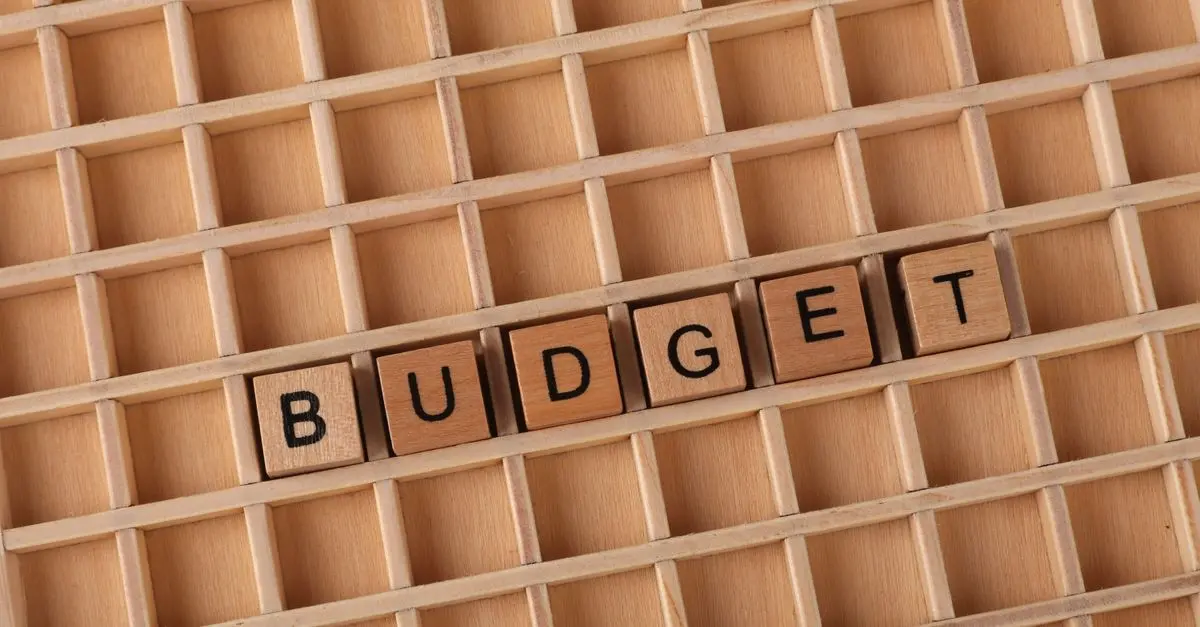 Les 8 étapes essentielles pour établir un budget maîtrisé